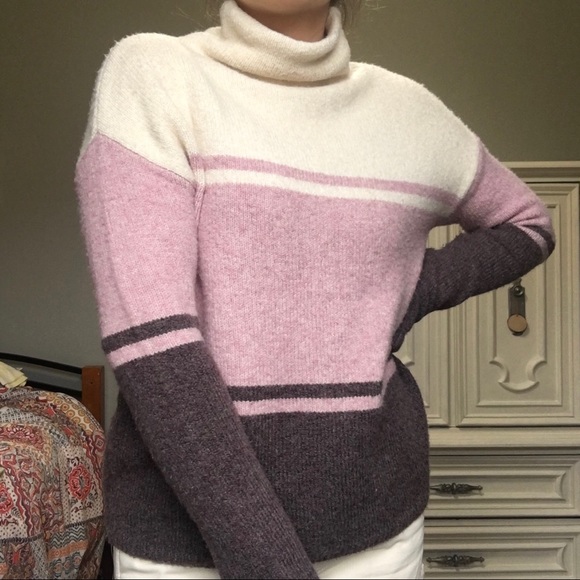 Purple/Cream Mockneck
